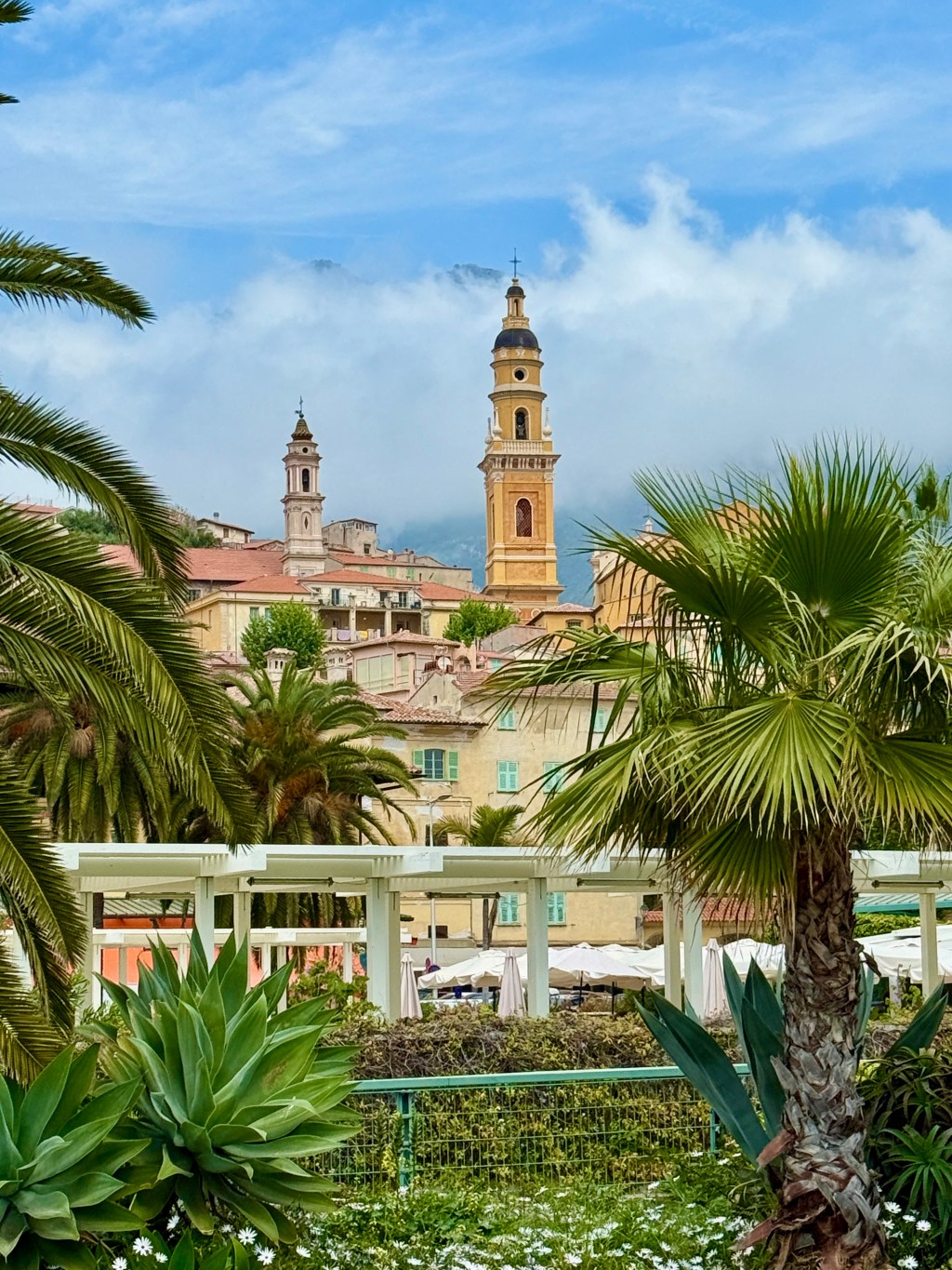Sunday 19th April 2026 – Menton and into Italy with a walk along the seafront to Bordighera….